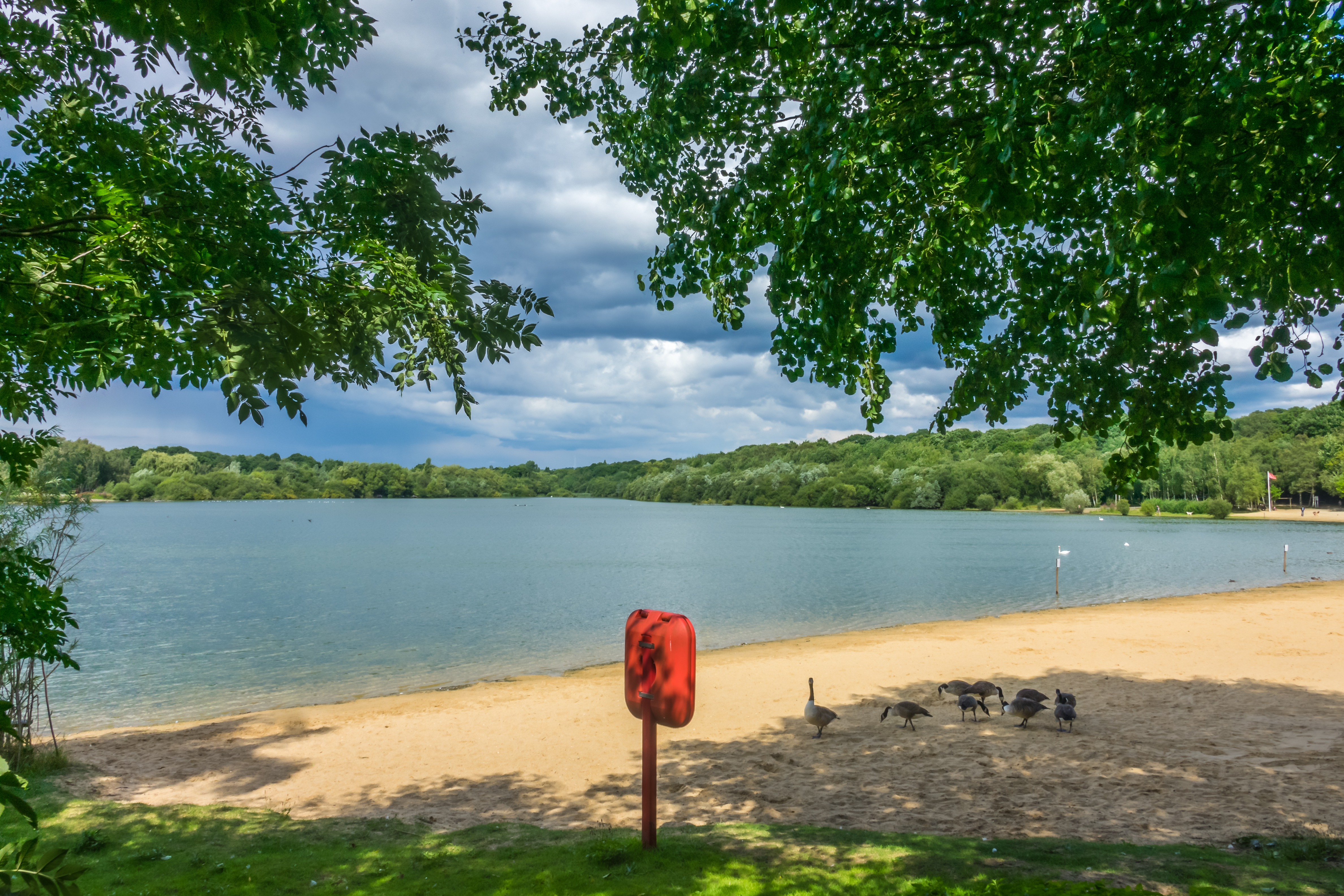 ruislip lido beach in london