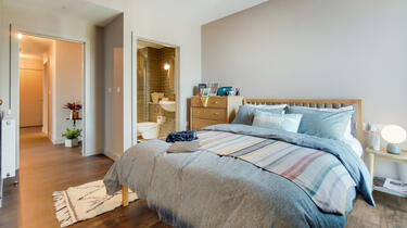 vb1755855_4_Main Bedroom-1 1200x675_gallery.jpg