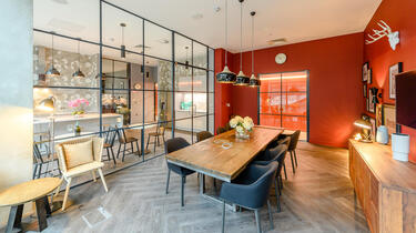 _Landsby_West_Social_DiningRoom_Image01.jpg