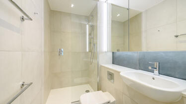 a1a4L000003N82jQAC.jpg