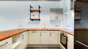 a1a8e000000NchSAAS.jpg
