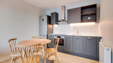 a1a8e000002ZFCDAA4.jpg