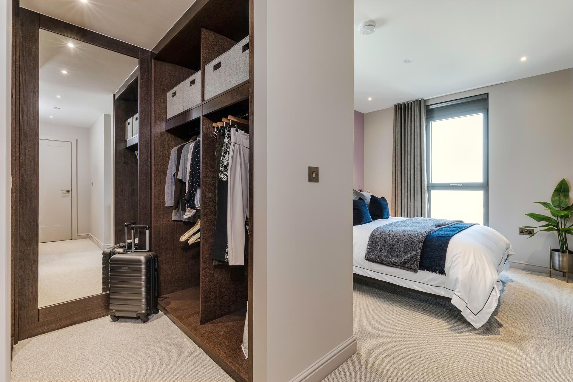 Walk-in wardrobes & ample storage space