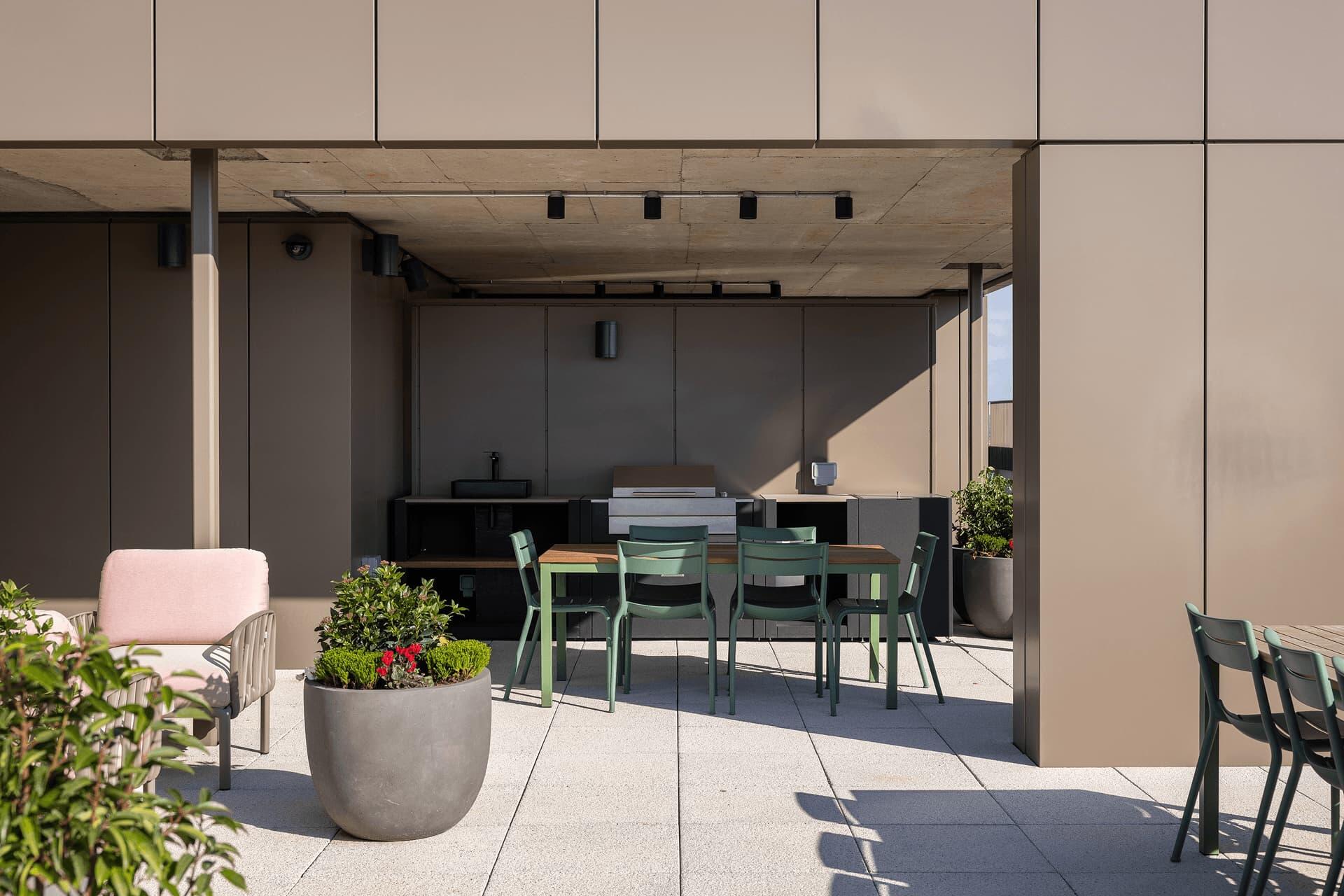 Solar Roof terrace with BBQs