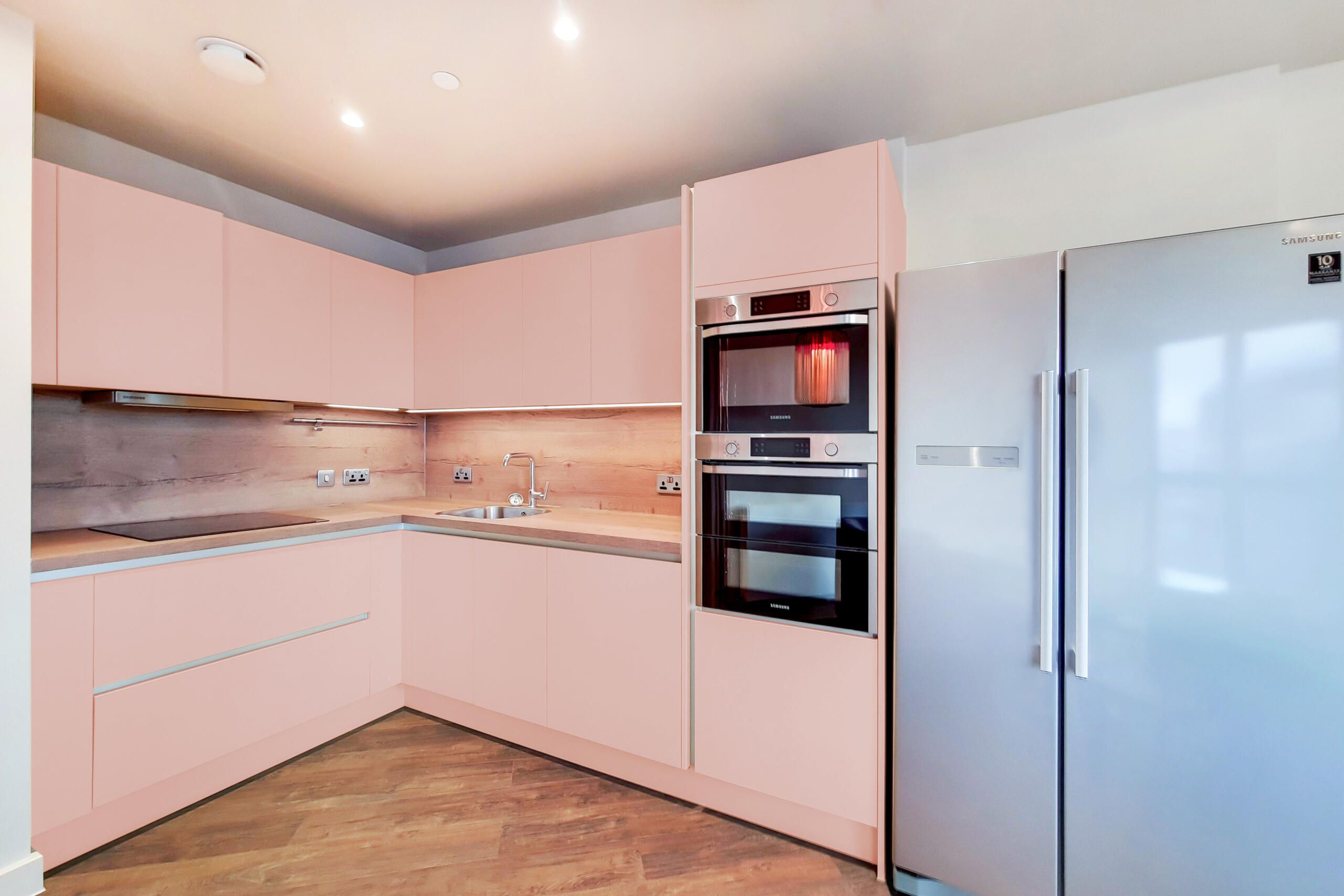 1529 The Robinson South