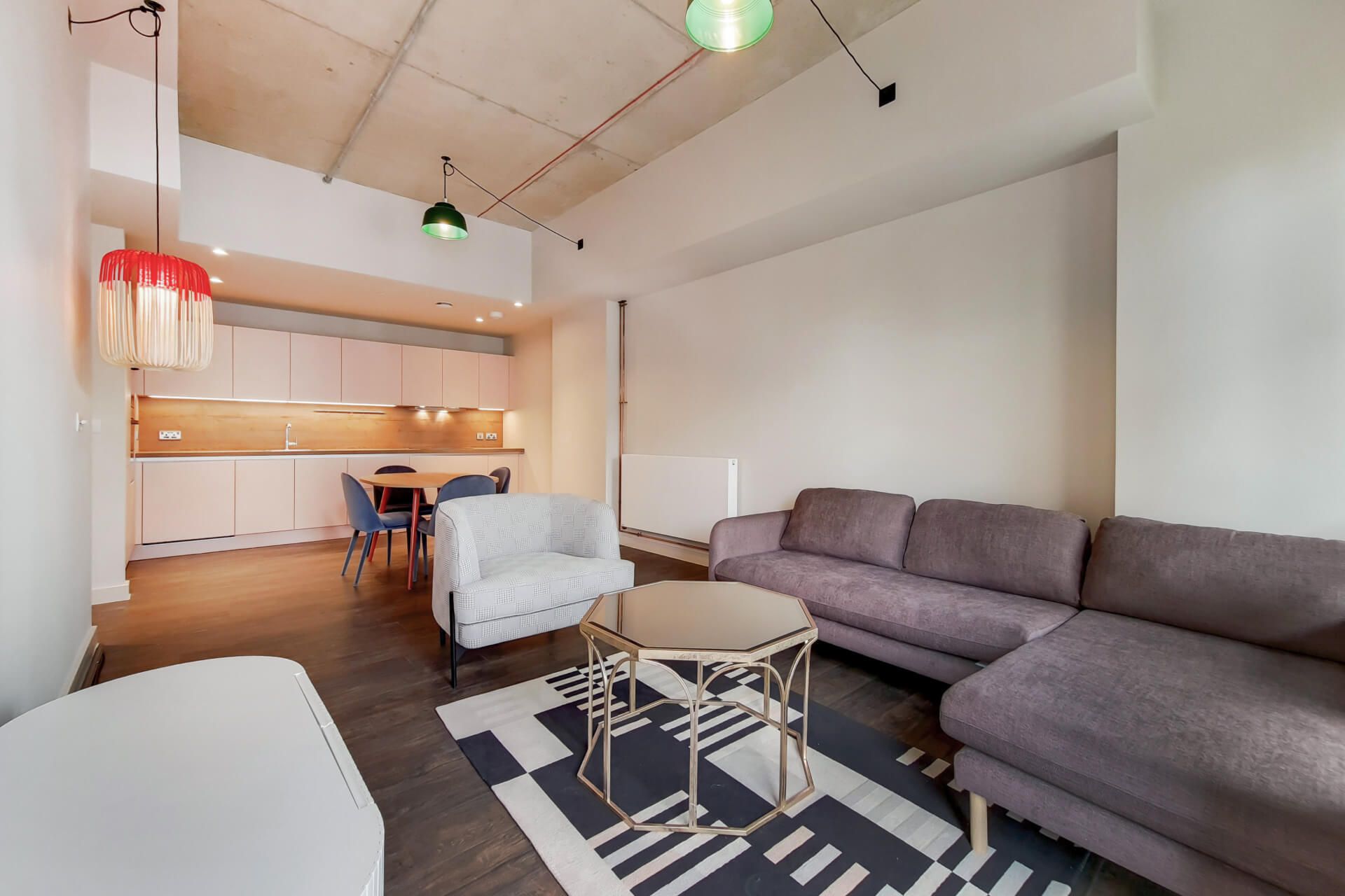 945 The Robinson East