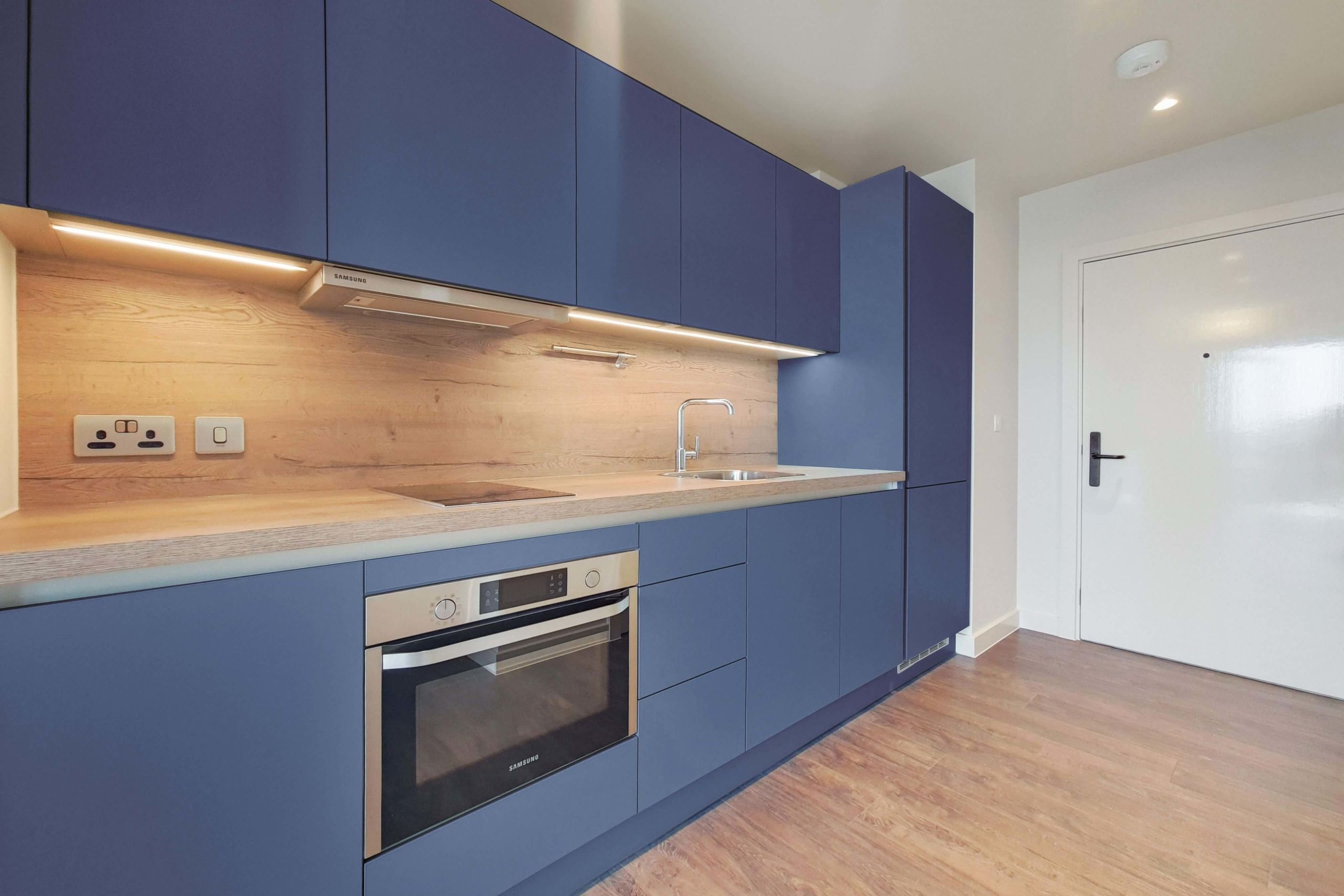 705 The Robinson West