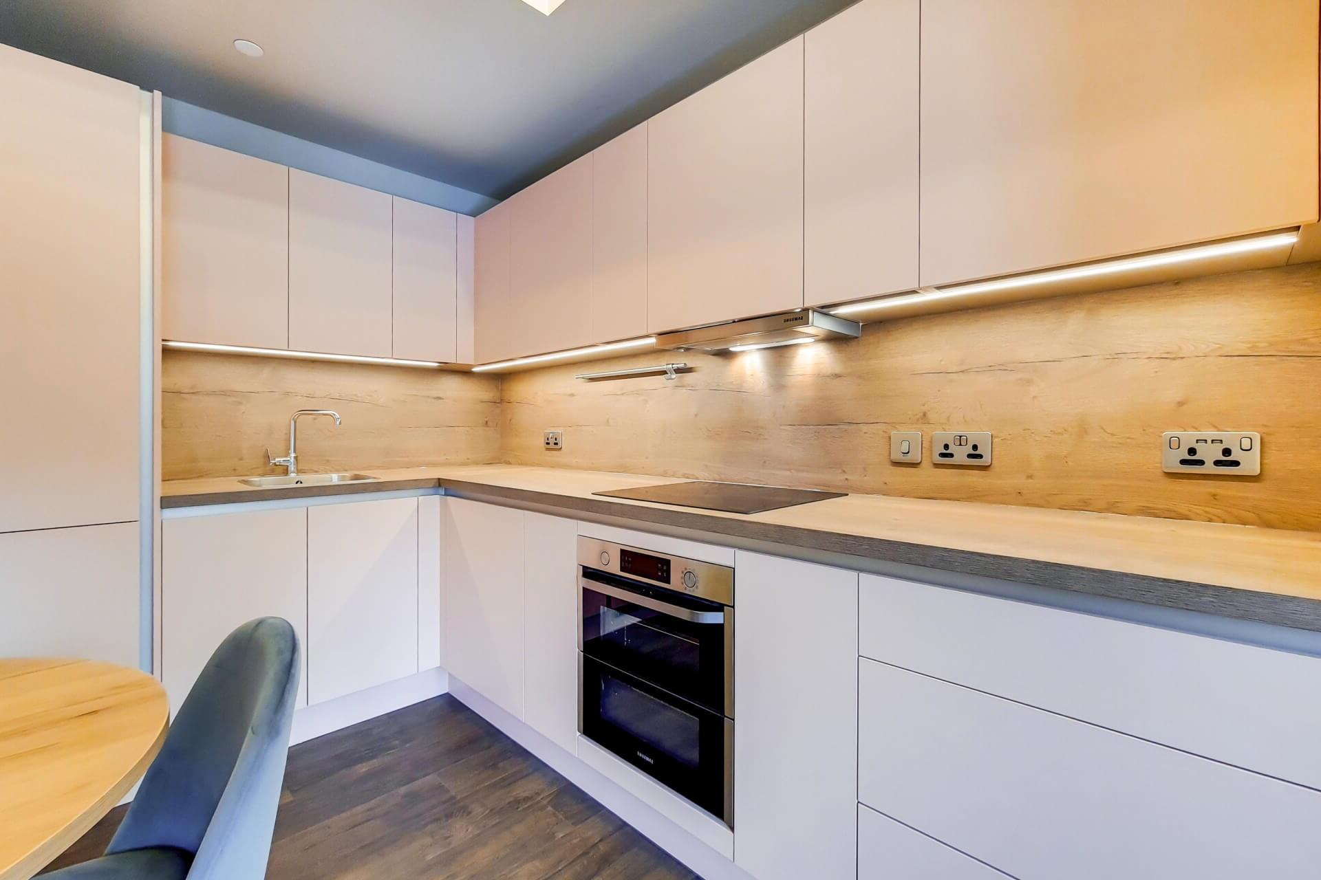 921 The Robinson South