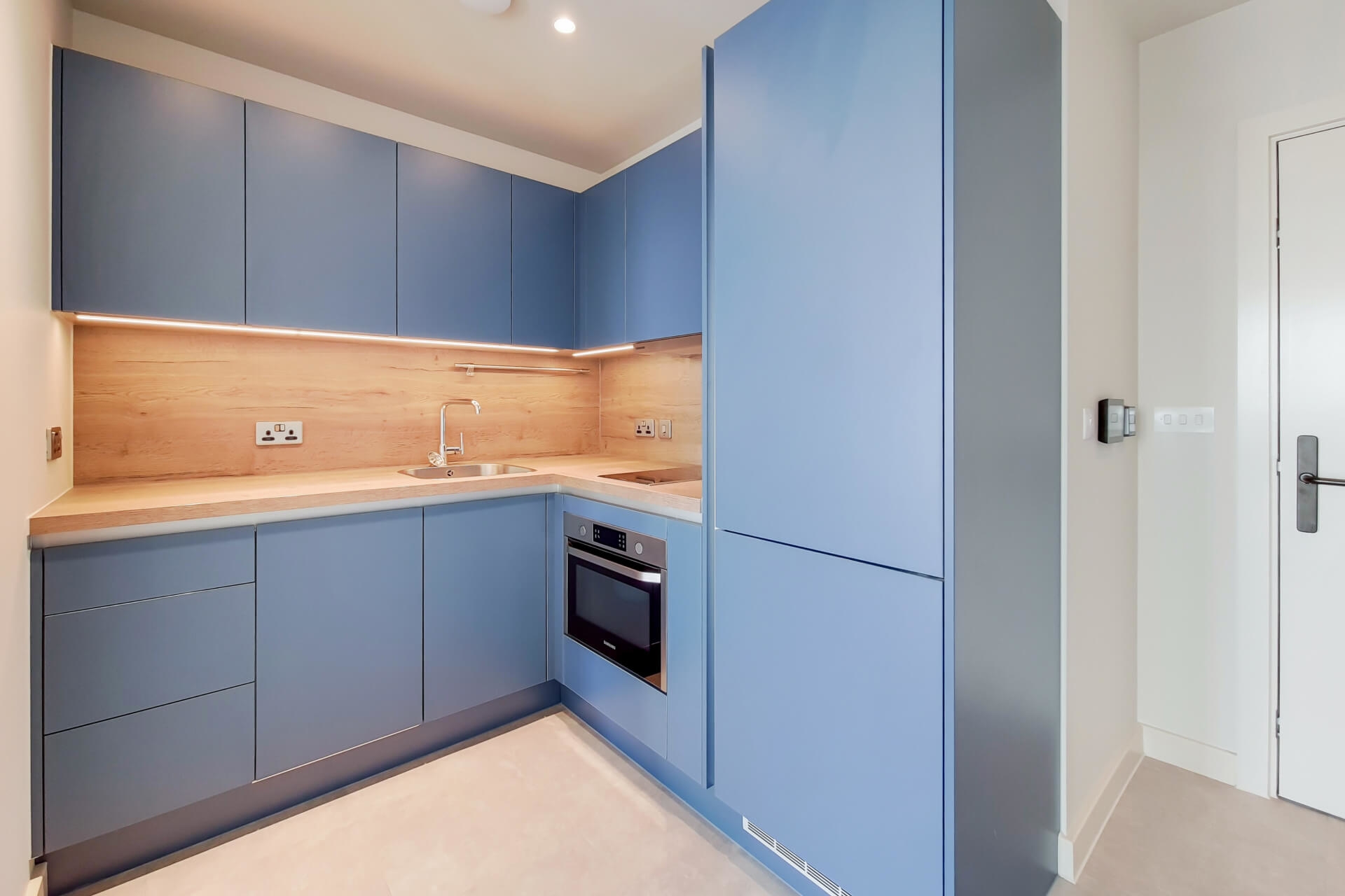 733 The Robinson South