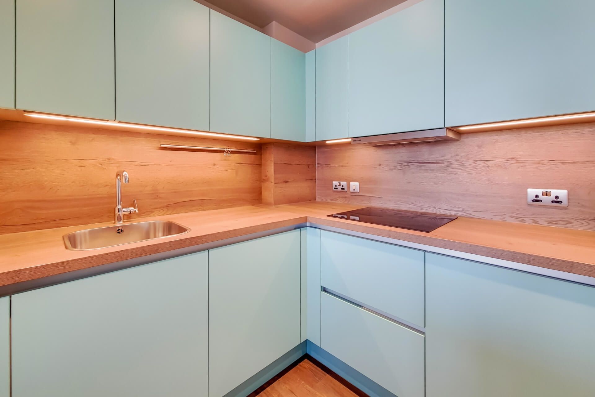 642 The Robinson East