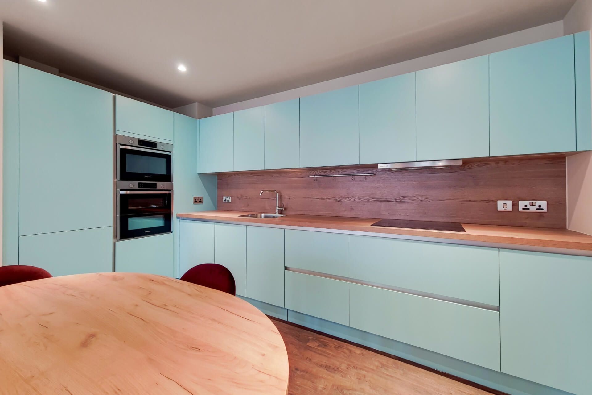 645 The Robinson East