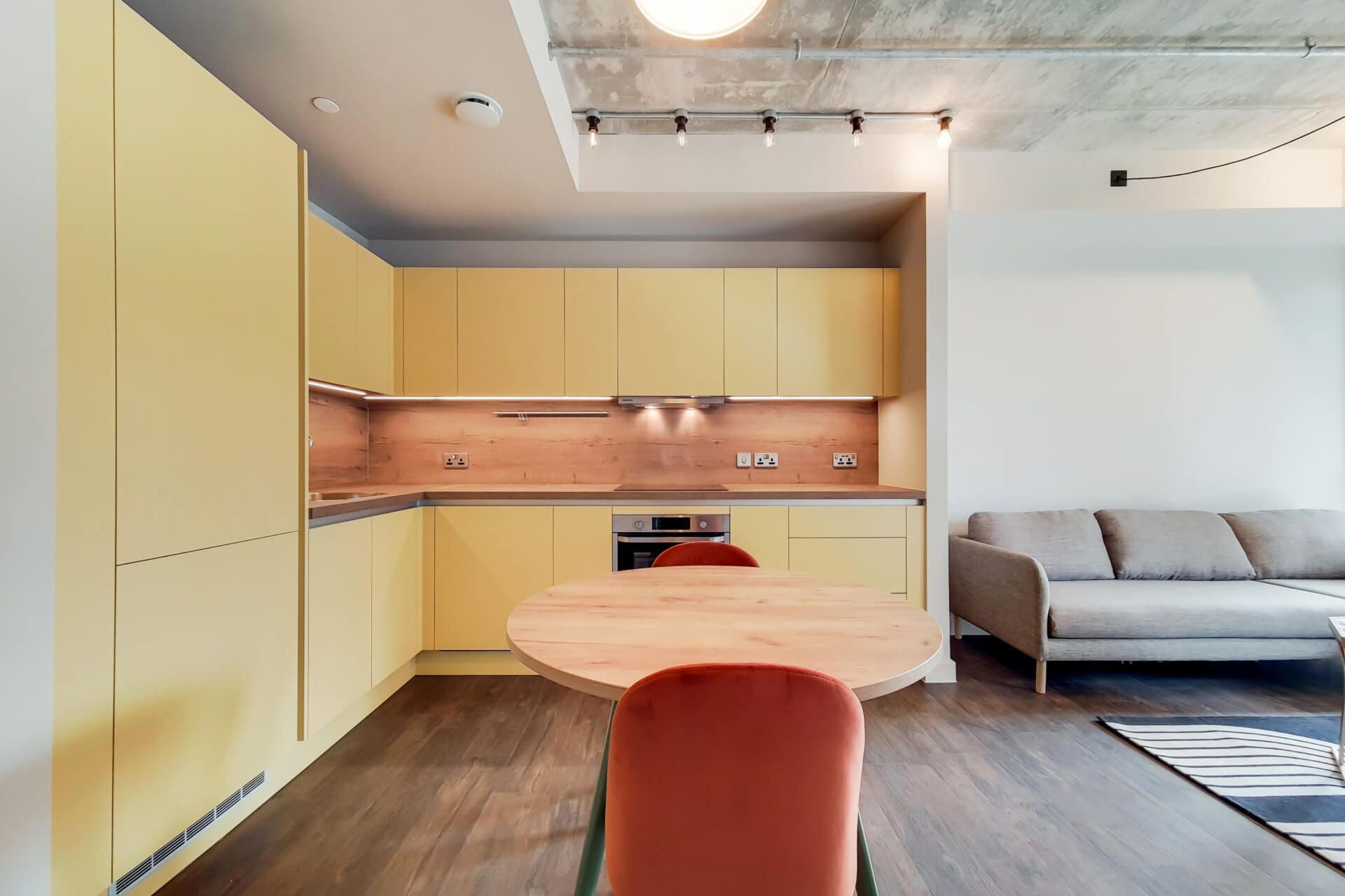 1046 The Robinson East