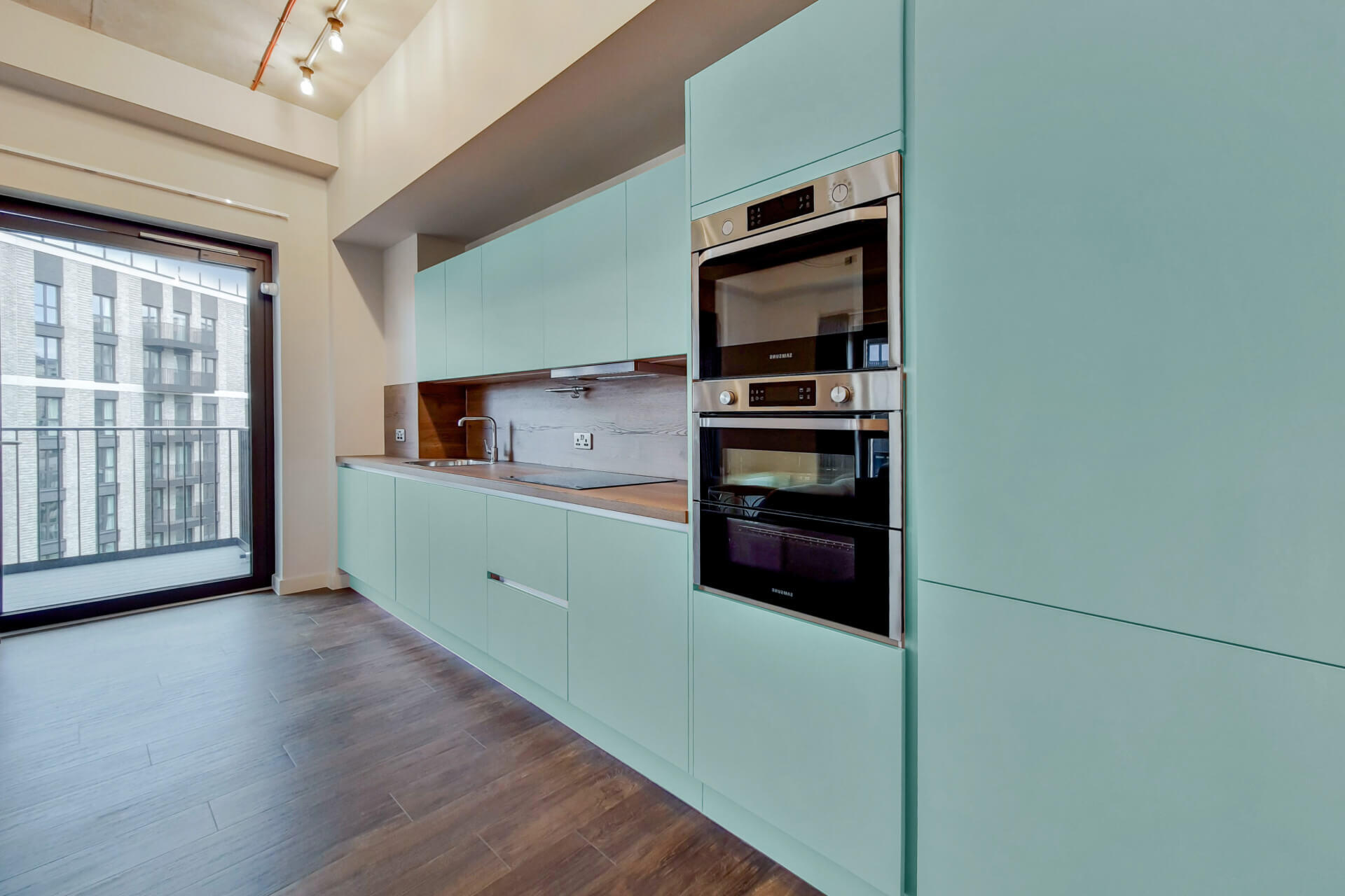 611 The Robinson West