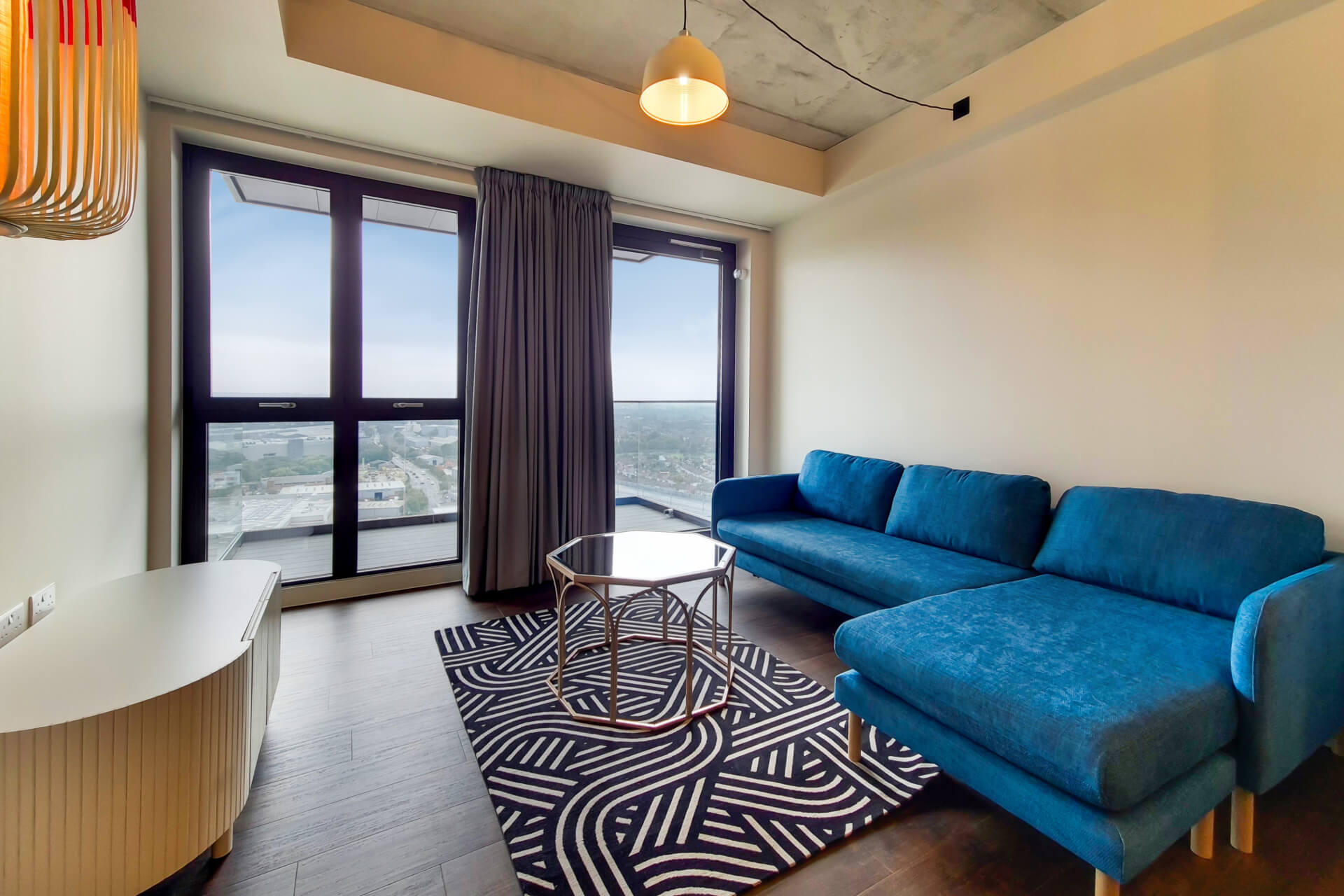 2122 The Robinson South