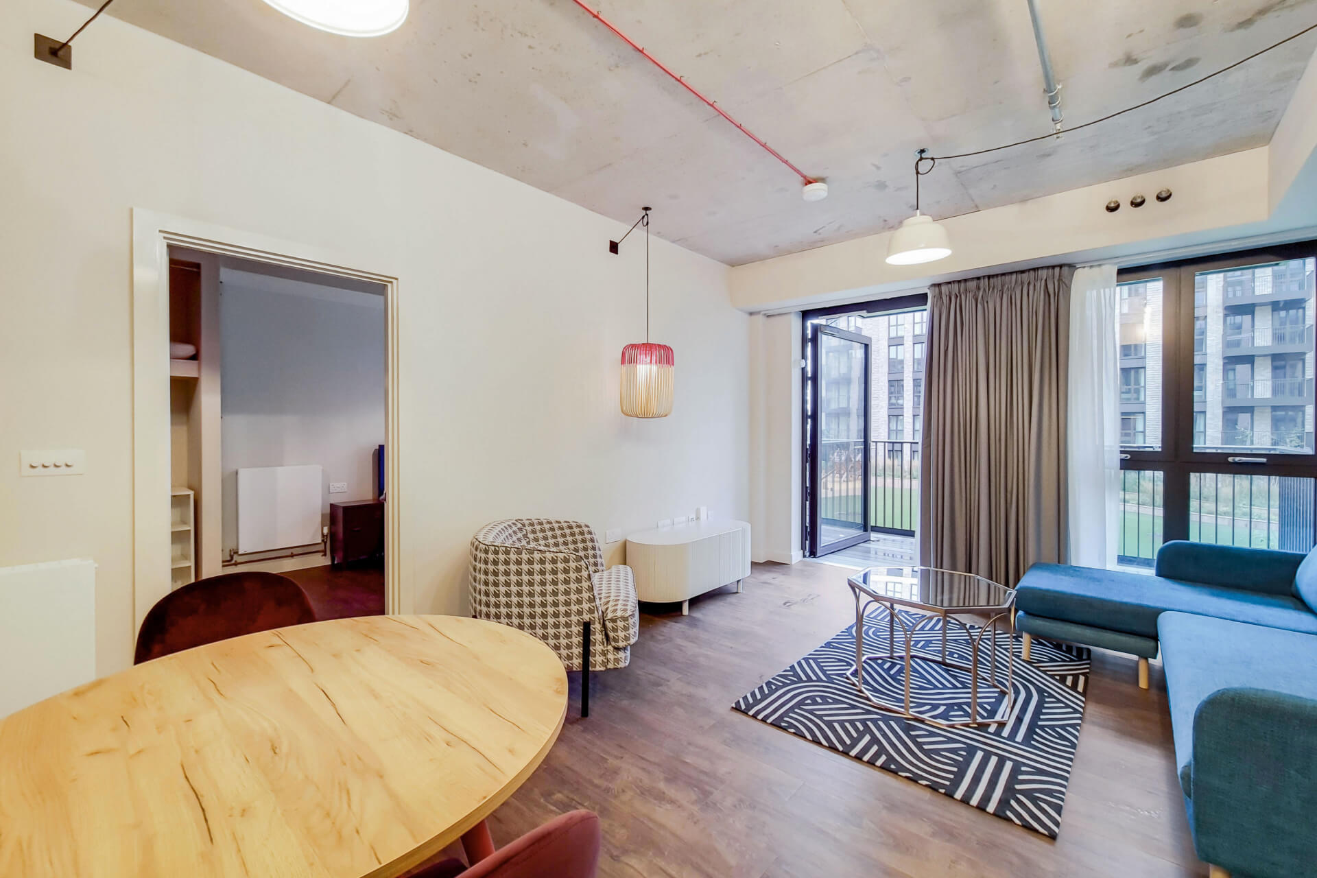 704 The Robinson West