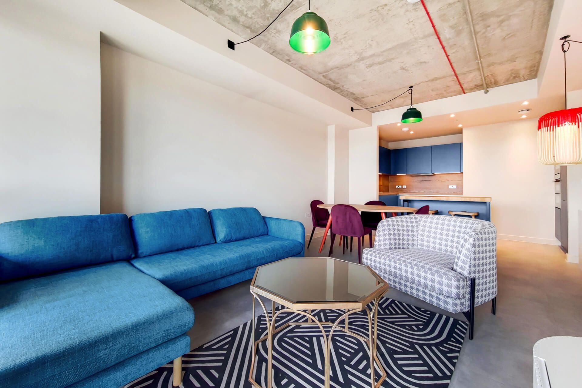 742 The Robinson East