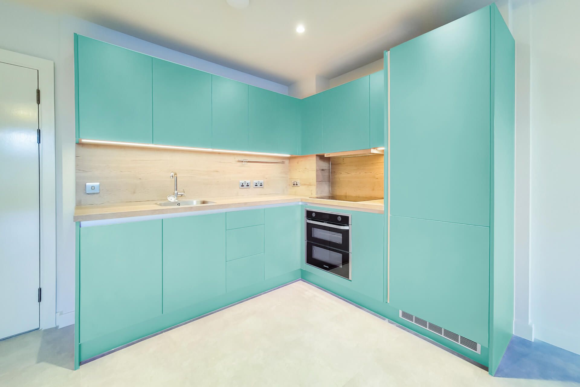 1233 The Robinson South