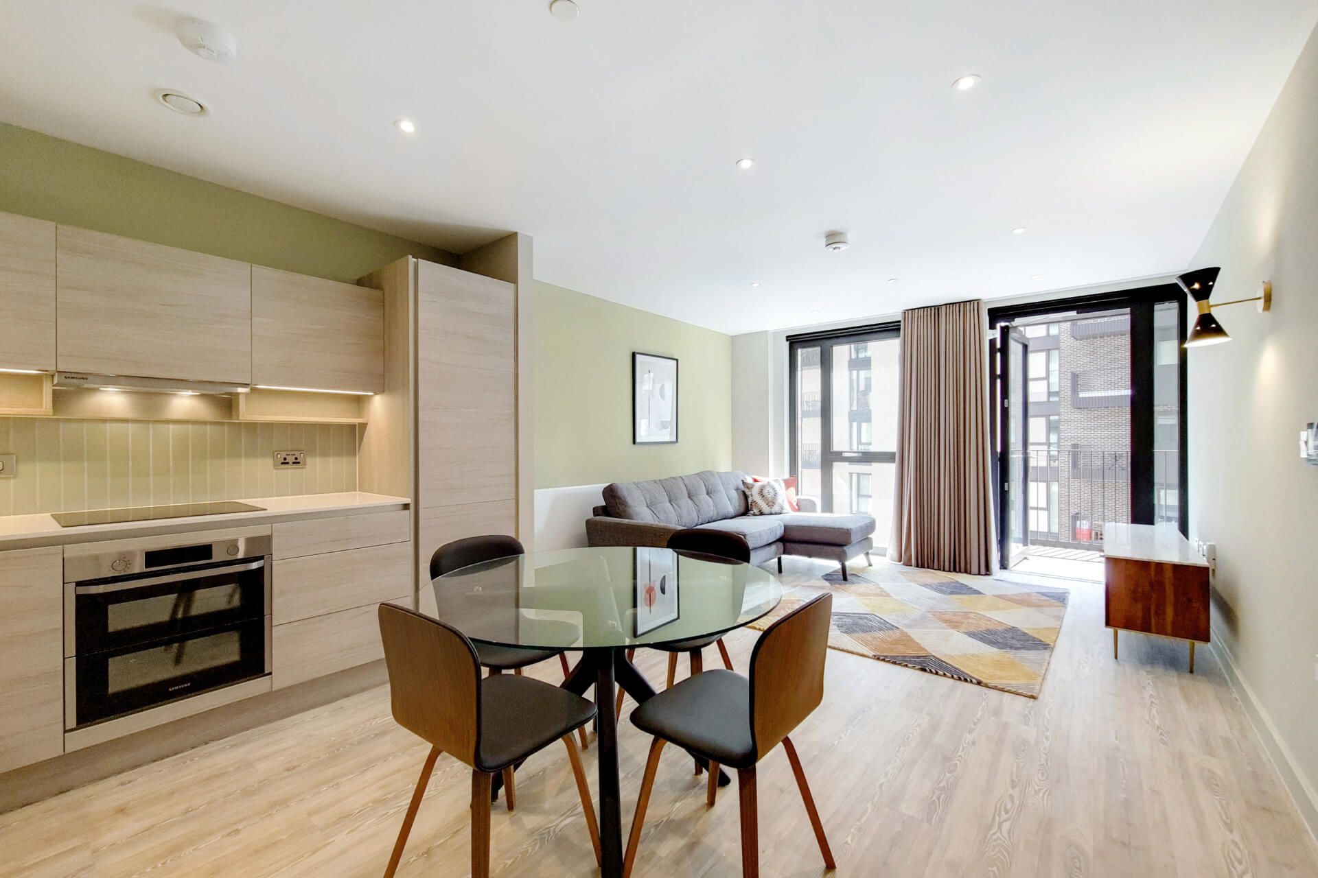 931 Madison East