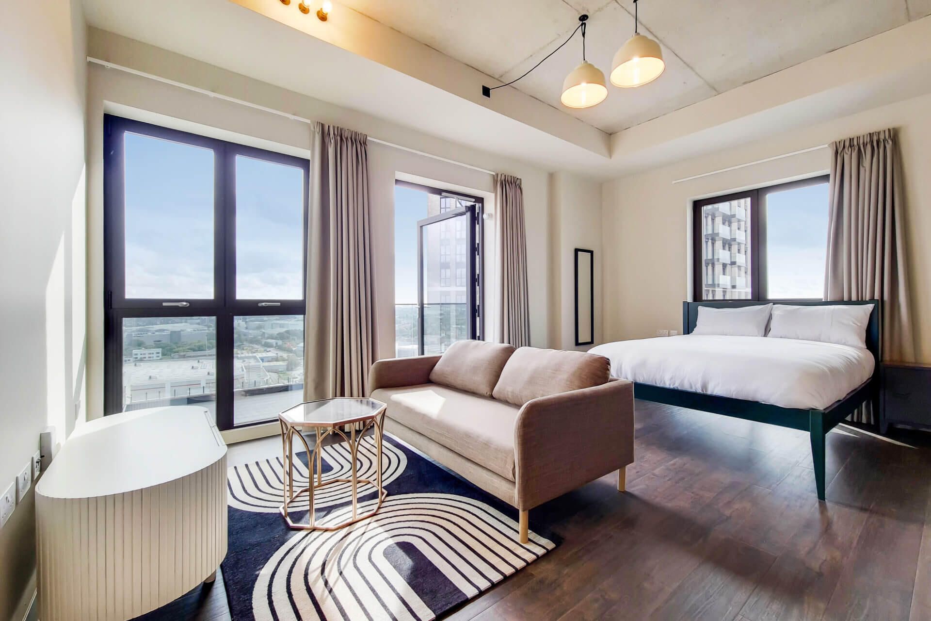 1608 The Robinson West