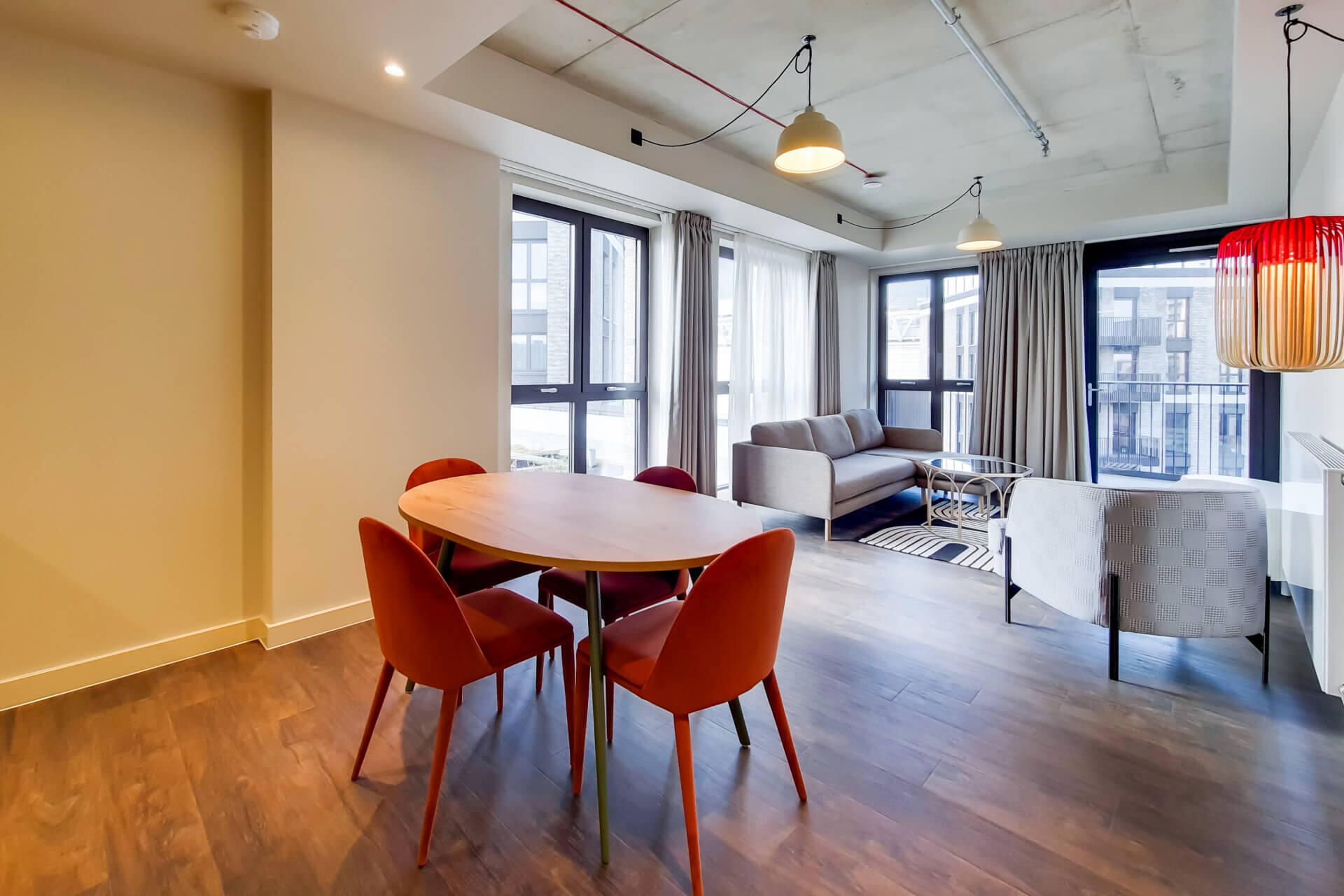 831 The Robinson South