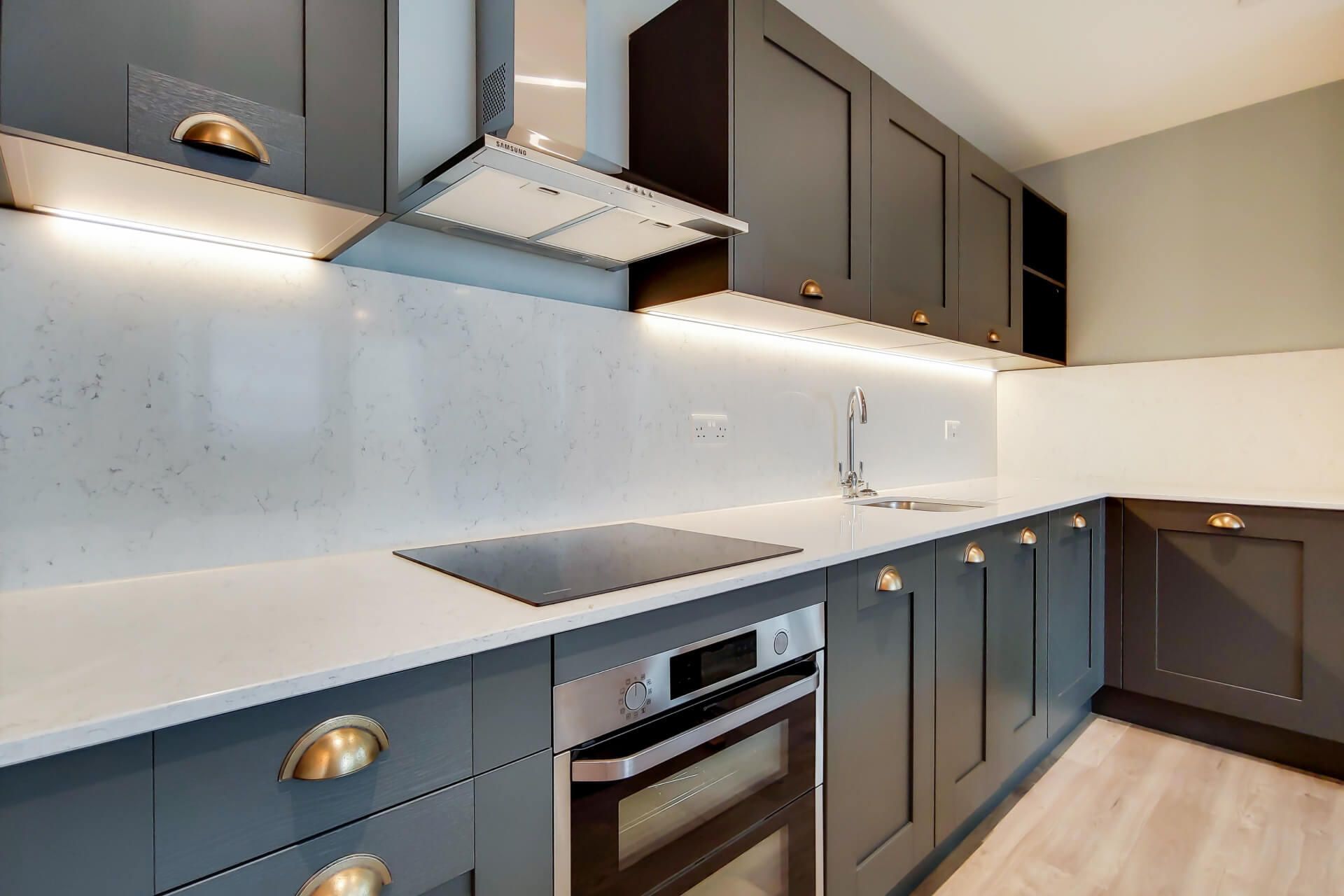 2207 Thomson