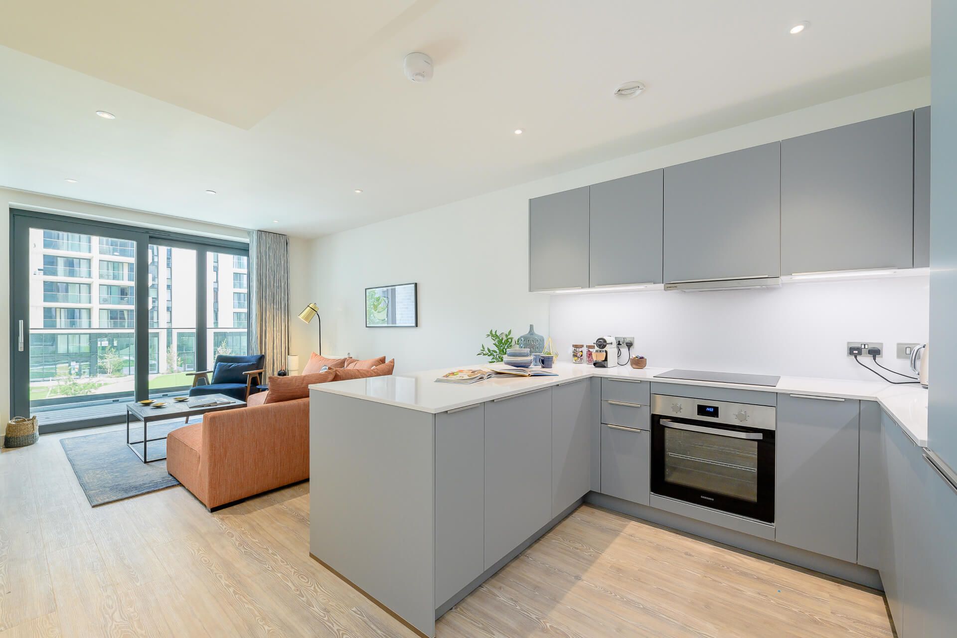214 Landsby West