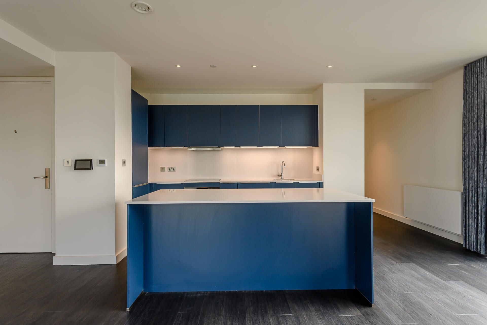 1601 Landsby West