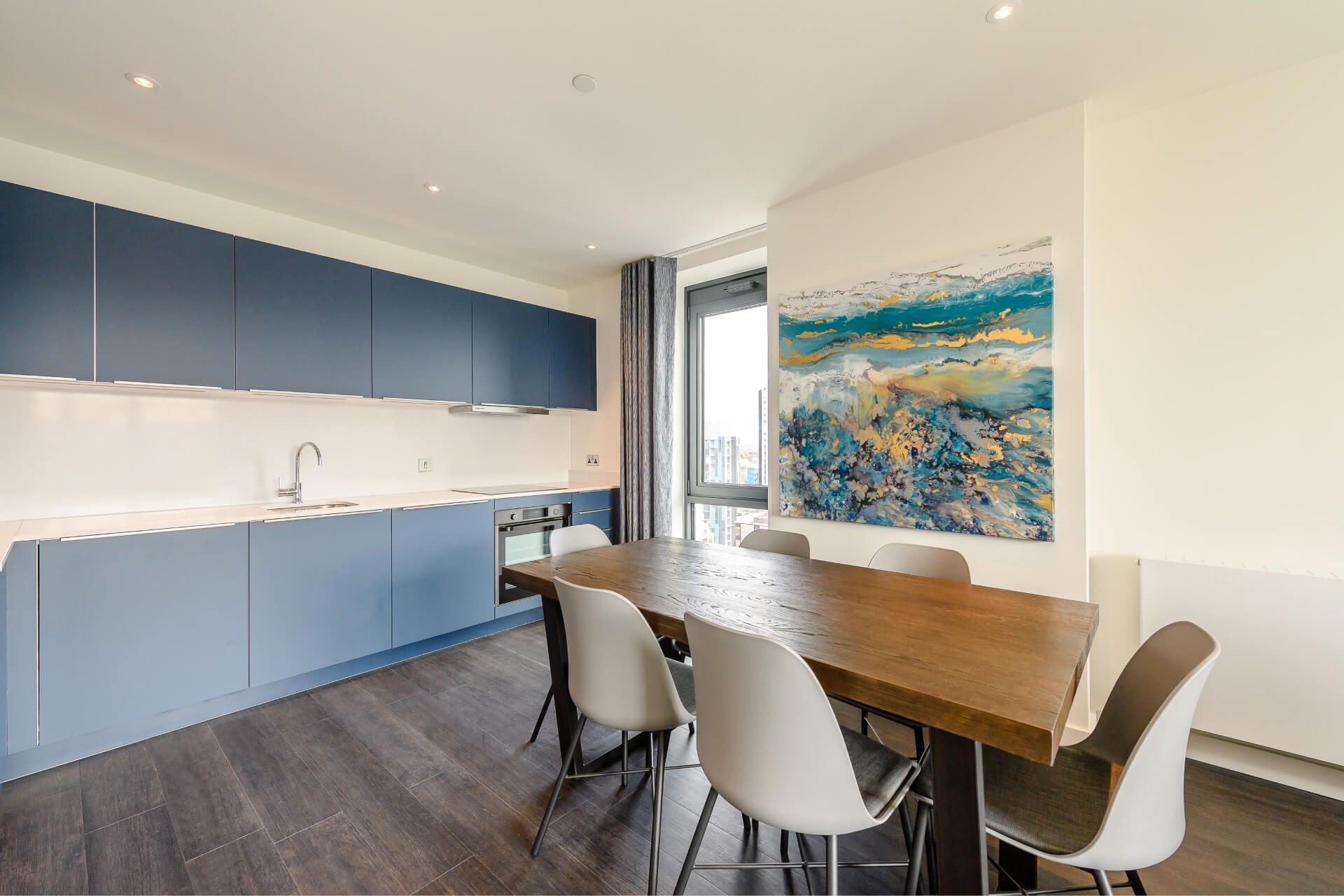 1604 Landsby West