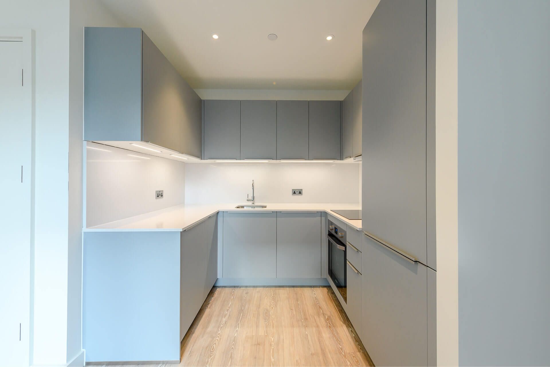 407 Landsby West