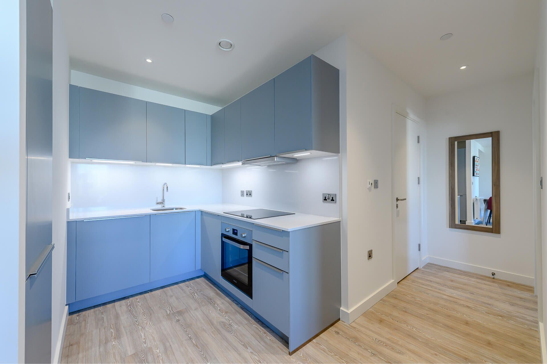 504 Landsby West