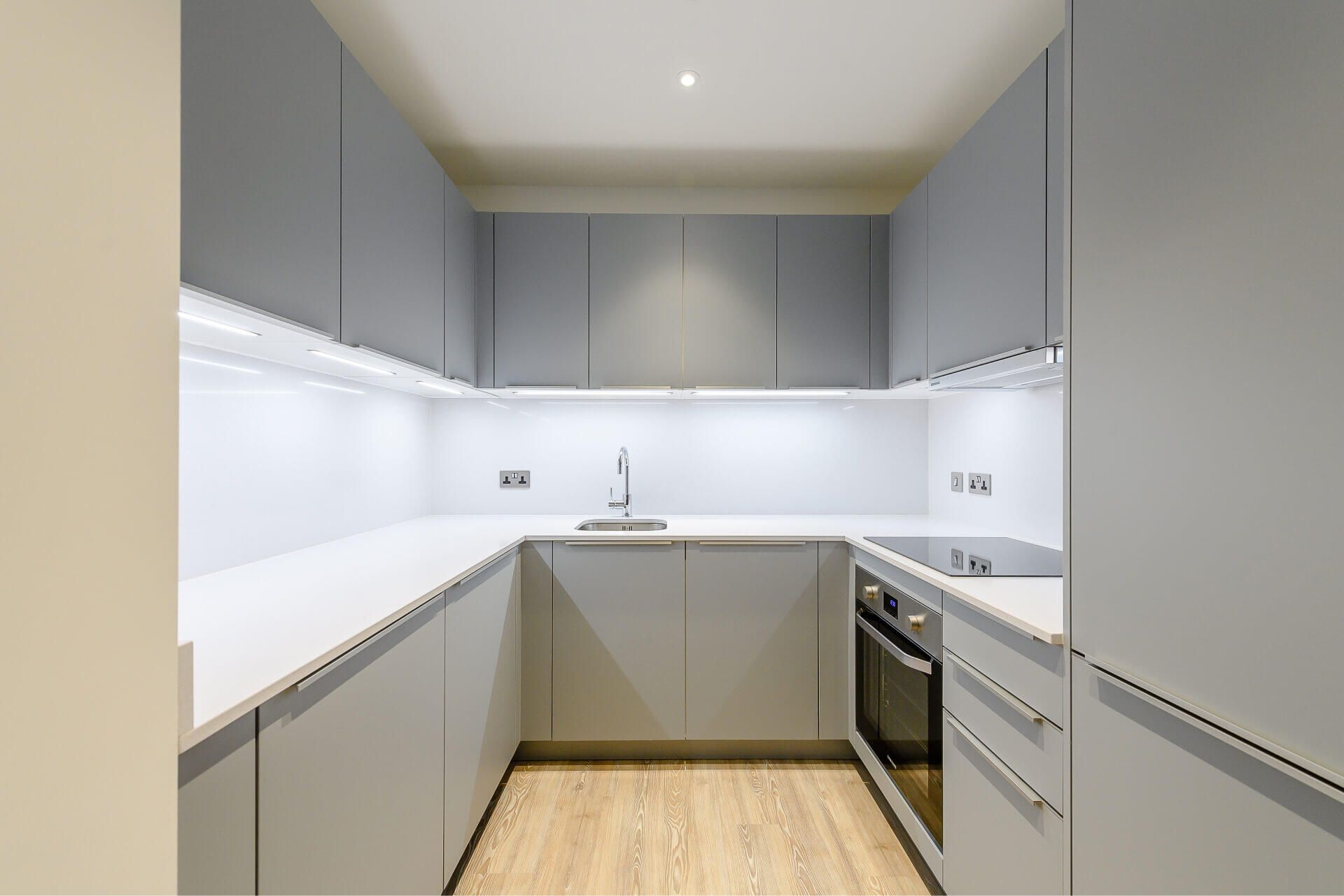 608 Landsby West