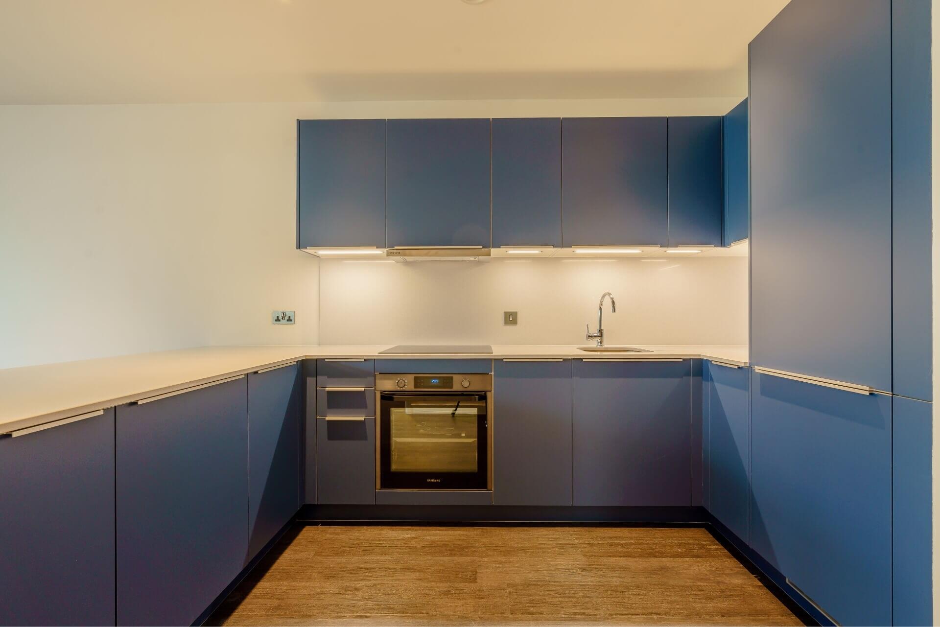 702 Landsby East