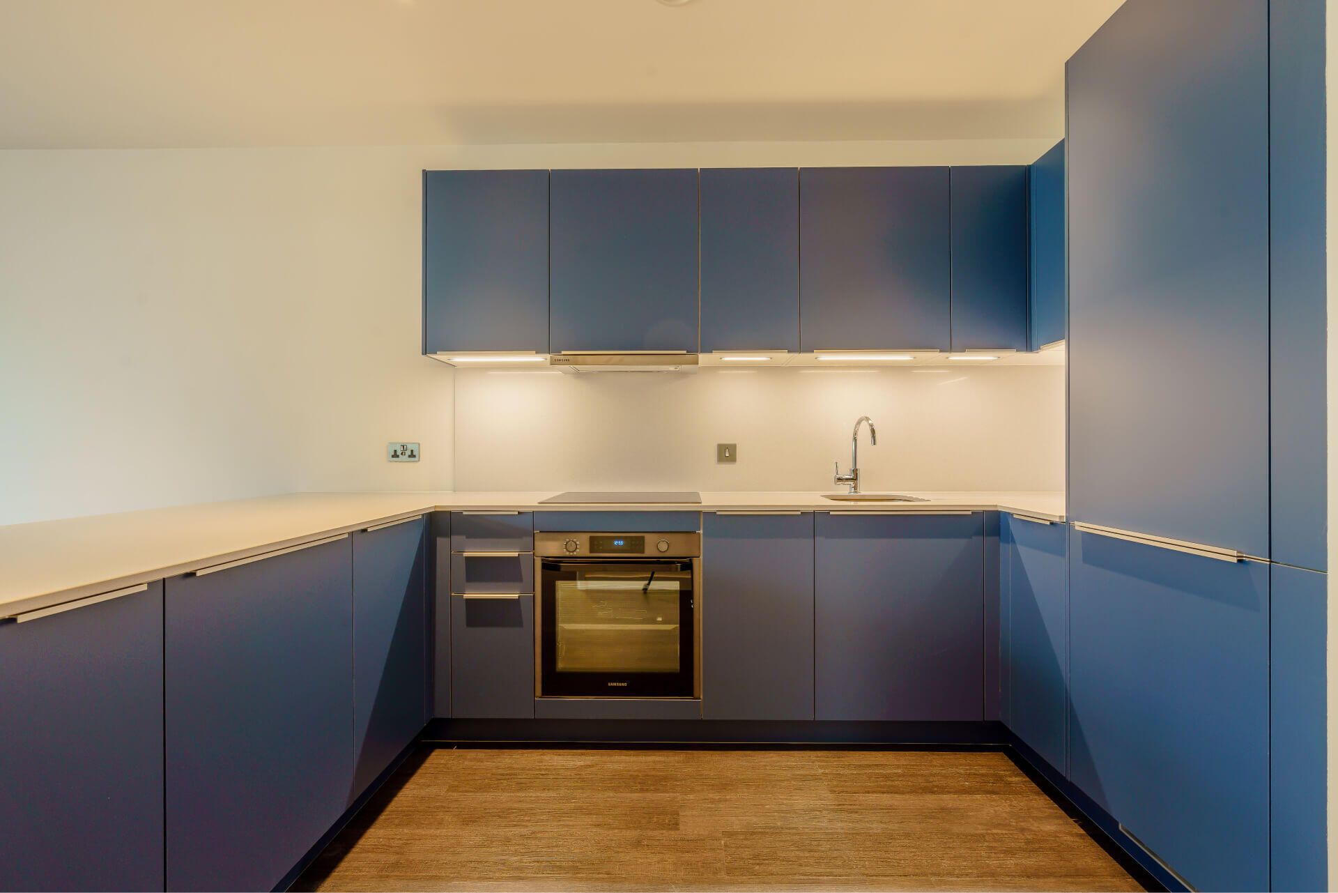 1002 Landsby East