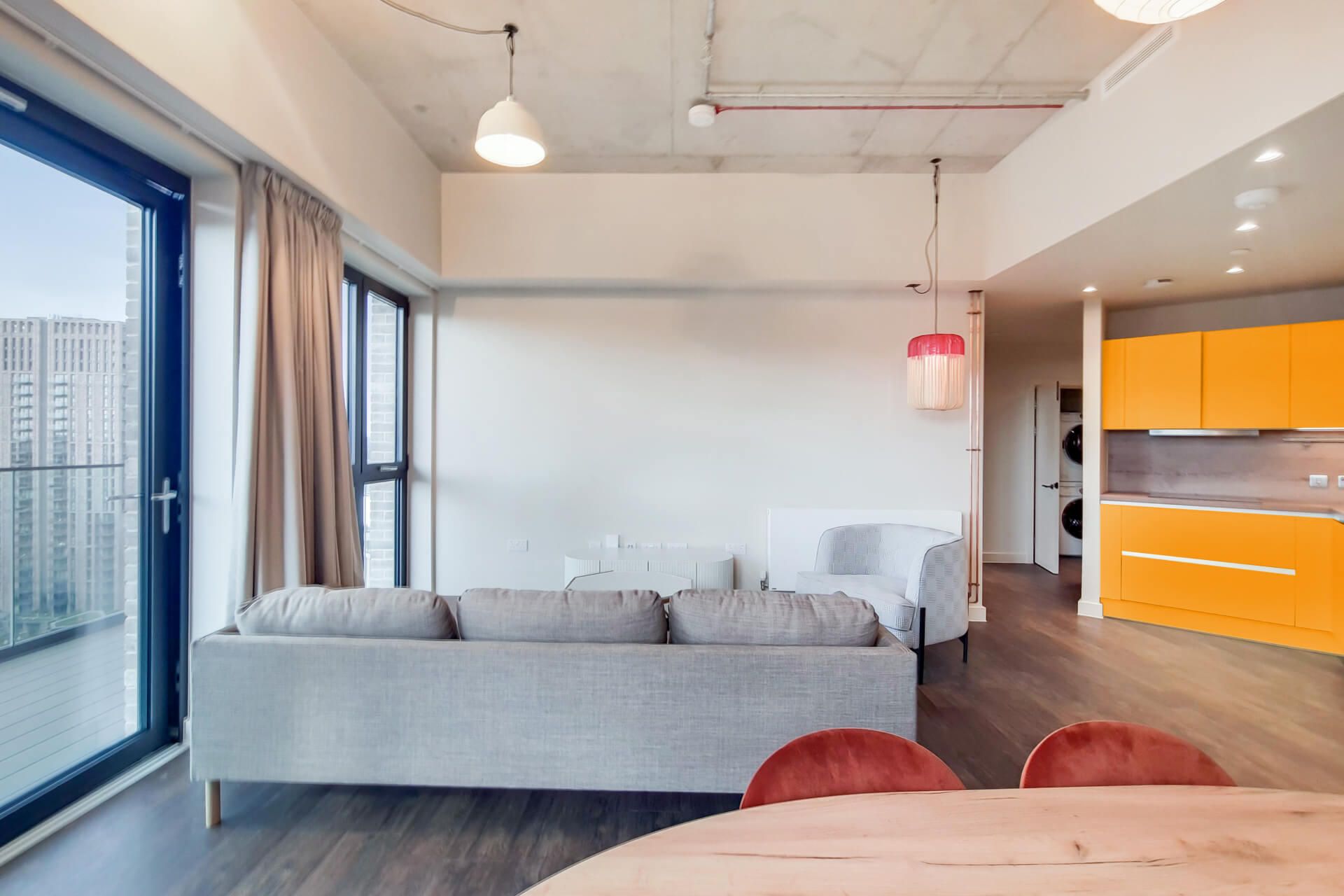 845 The Robinson East