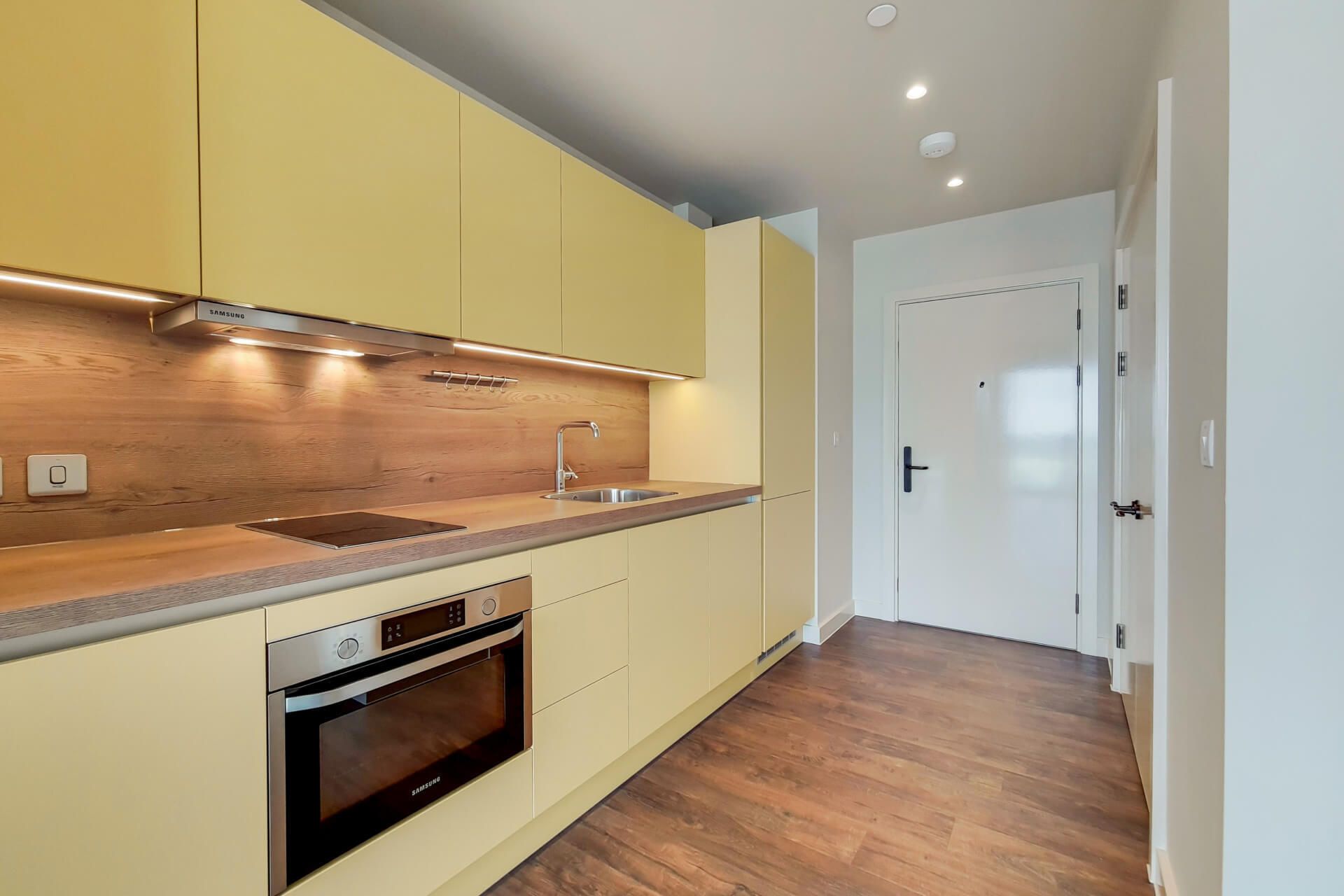 1605 The Robinson West