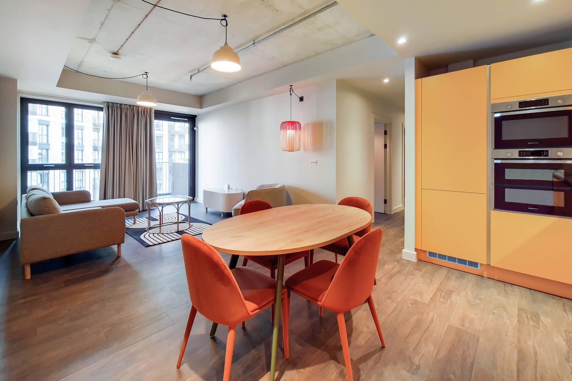 845 The Robinson East