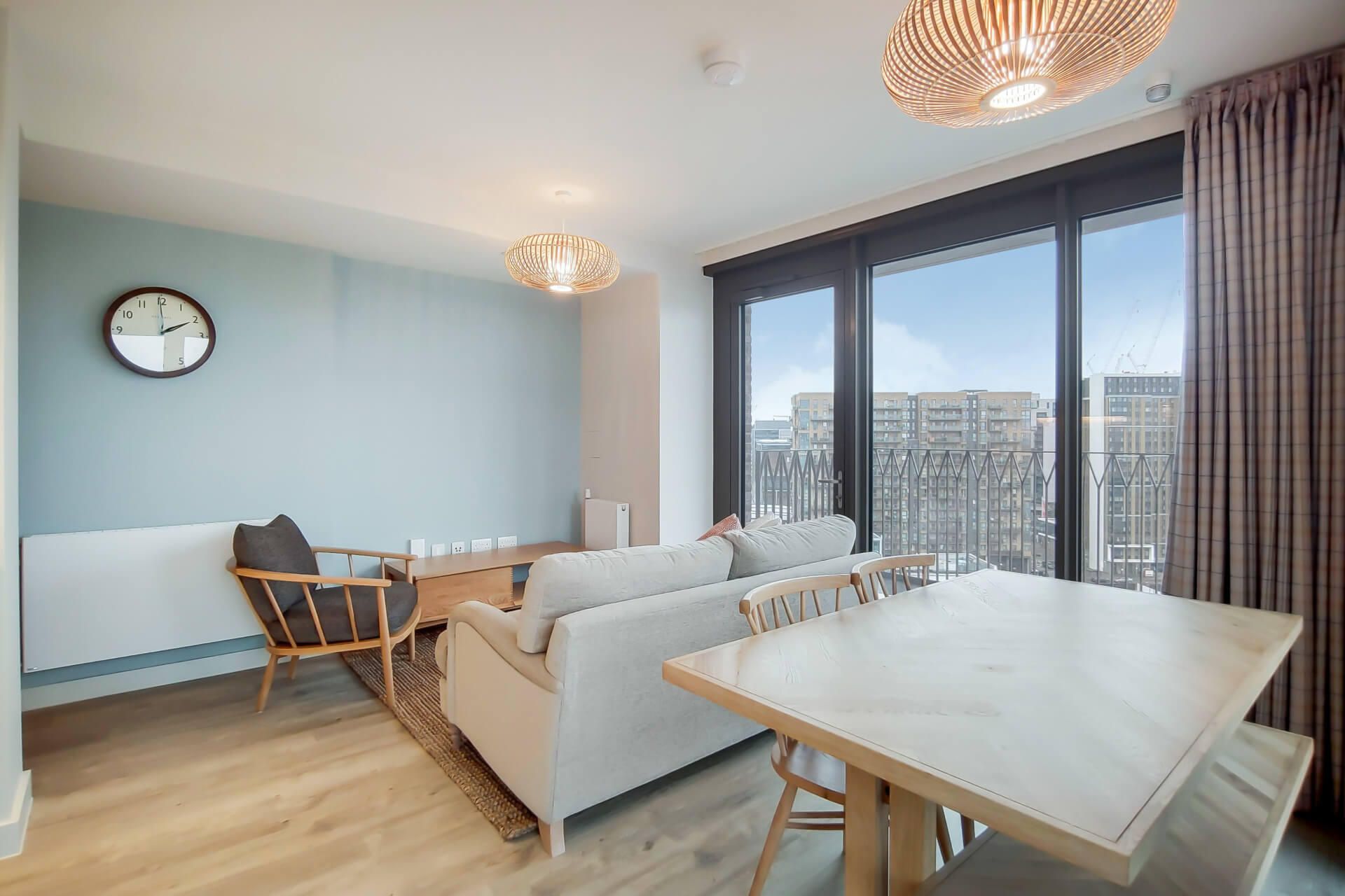1004 Thomson