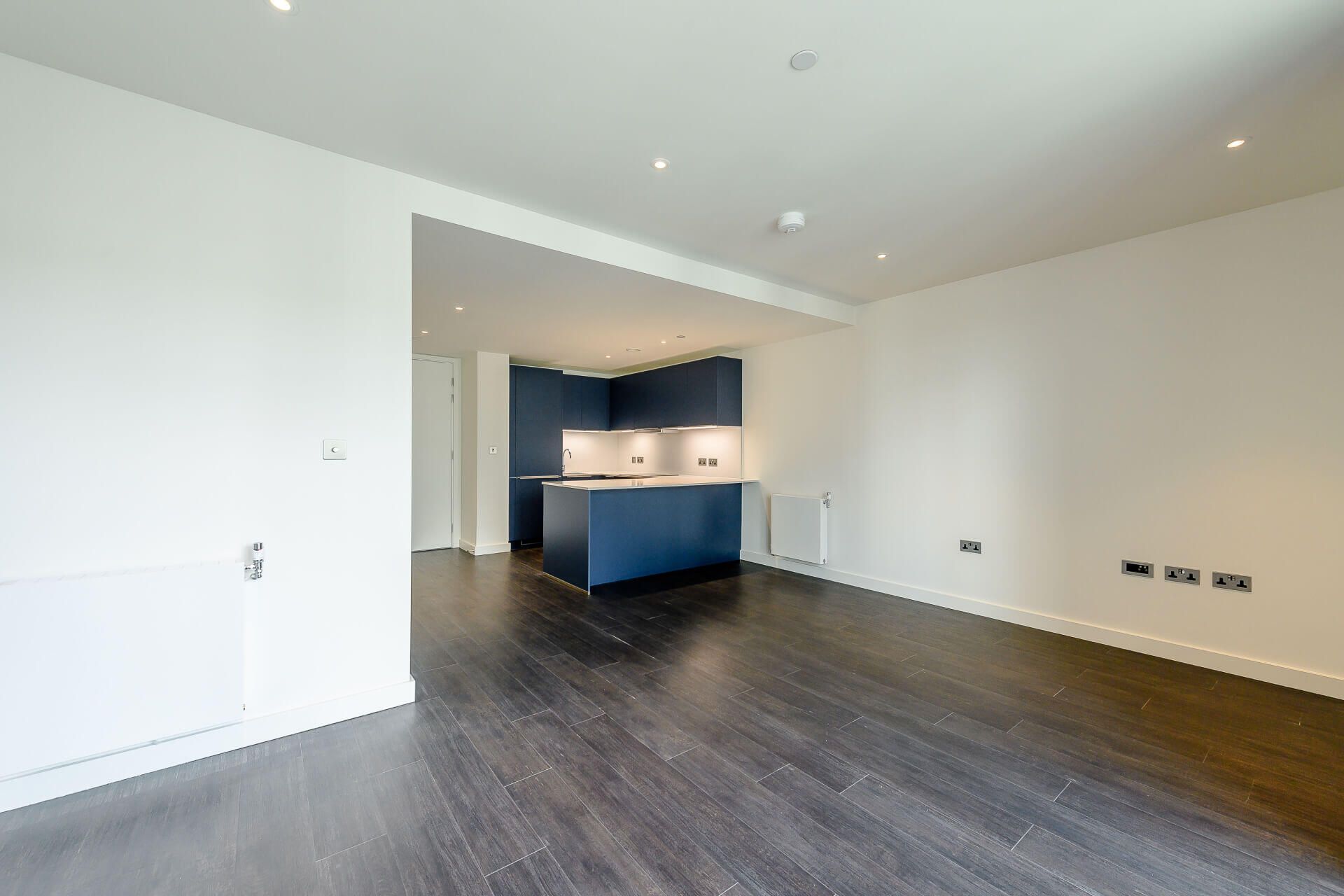 1404 Landsby East