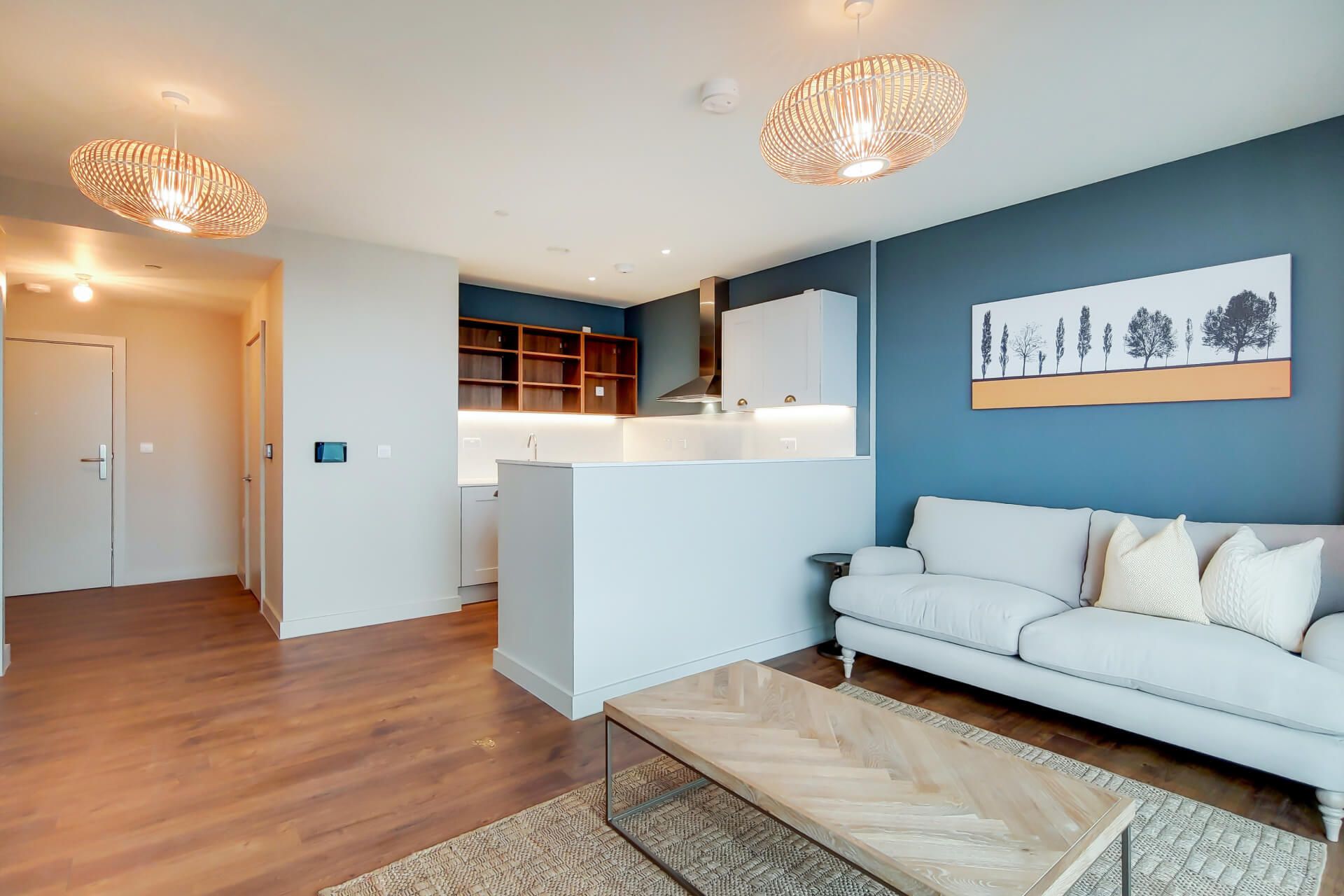 2106 Thomson