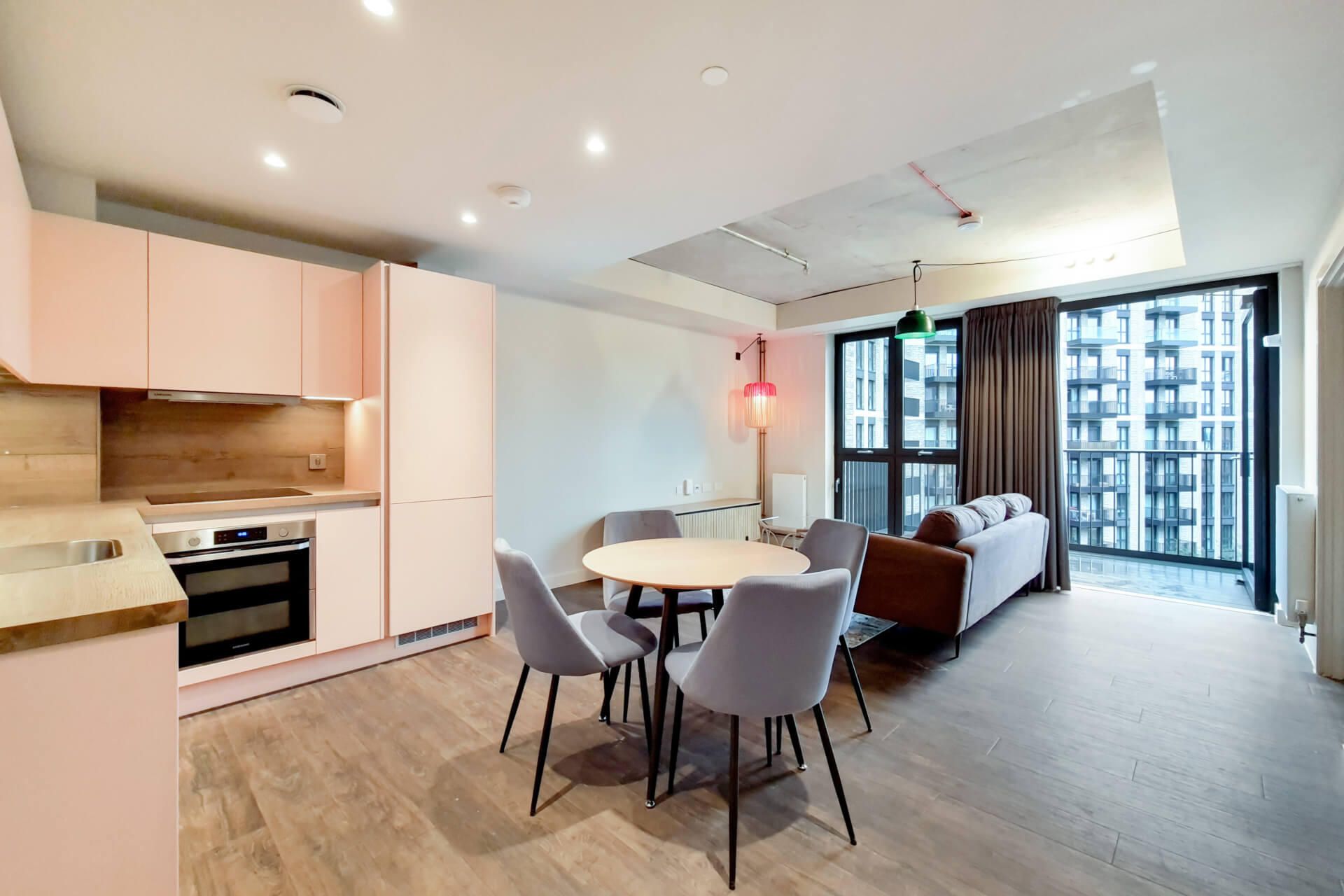930 The Robinson South