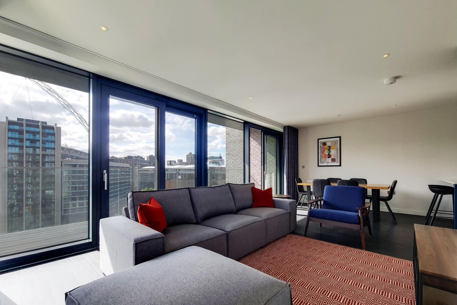 1002 Landsby East