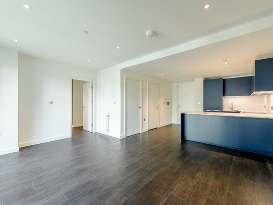 615 Landsby West image #0