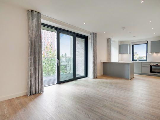 103 Landsby West image #1