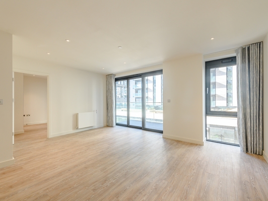 605 Landsby East image #3