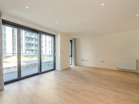 605 Landsby East image #5