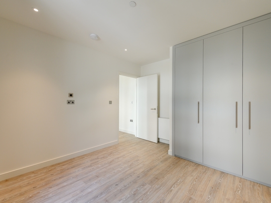 605 Landsby East image #7