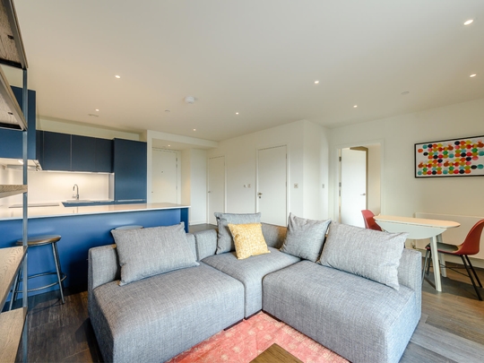 601 Landsby East