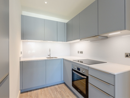 906 Landsby West image #1