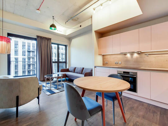 906 The Robinson West