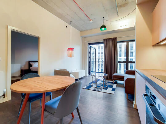 906 The Robinson West